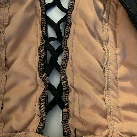 FASHION Nova caged dress very sexy open V-neck with straps across the chest XS - Picture 9 of 13